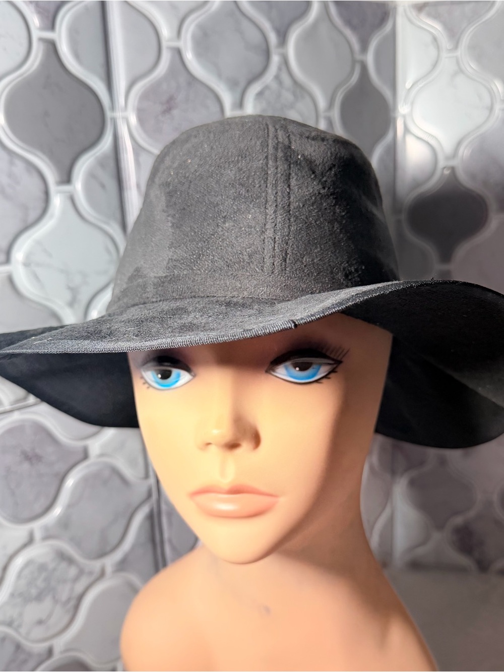 Women's Wide-Brim Gray Felt Fedora Hat